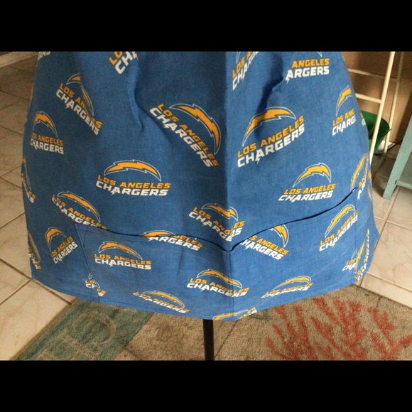 Child size LA chargers apron - Picture 3 of 5